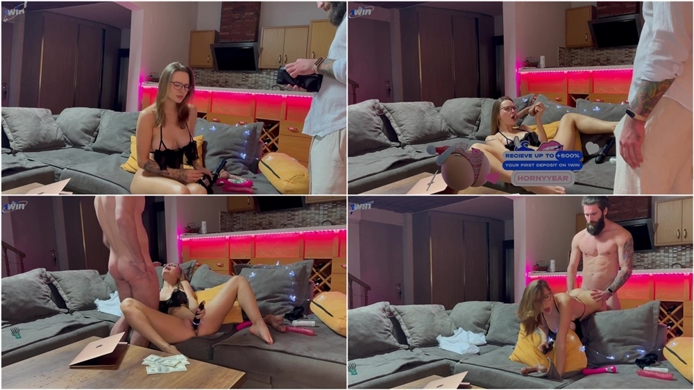 Poshspicy aka pcngl420 – I caught the stepdaughter of a webcam model for work and fucked her live on air for money FullHD 1080p